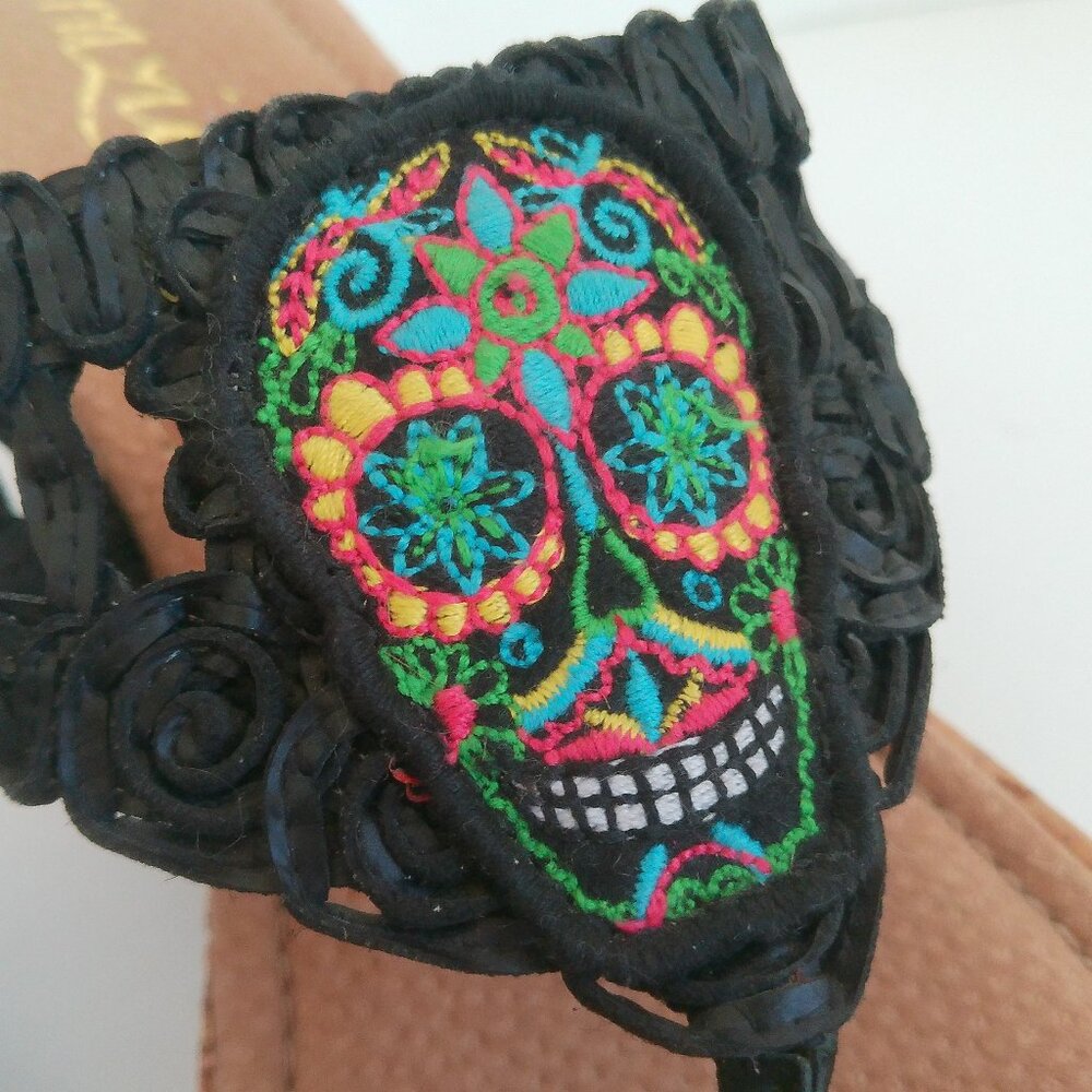 Grazie Wedge Heel Sandal 10 Black Embroidered Sugar Skull Woven Upper Cork Sole - Picture 2 of 14